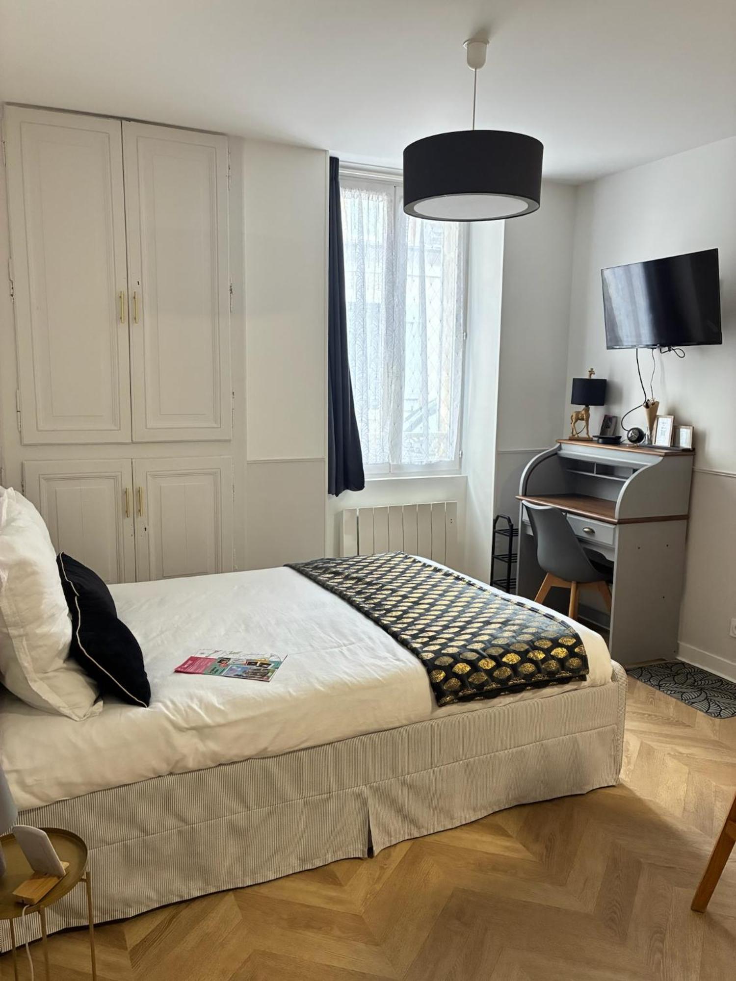Le Studio Haslay Seraucourt En Plein Coeur De Ville De Bourges - Charme De L Ancien Et Confort Contemporain Eksteriør billede